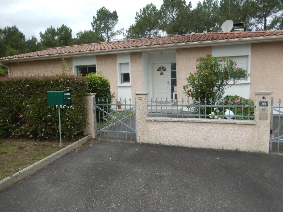 Villa De Guenifey Josse Exterior photo